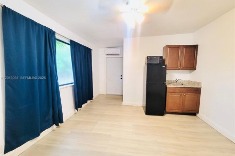 Propiedad comercial en alquiler en Hollywood, Florida, 149.67 m2 № 2085766 - foto 6