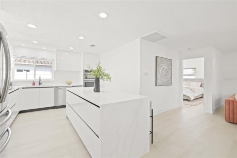 Casa en venta en Treasure Island, Florida, 3 dormitorios, 152.92 m2 № 1907598 - foto 13