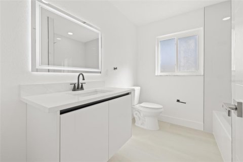 Casa en venta en Treasure Island, Florida, 3 dormitorios, 152.92 m2 № 1907598 - foto 30
