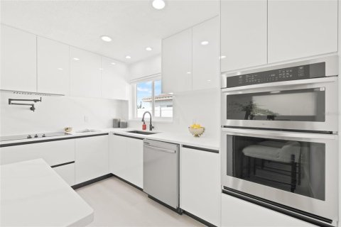 Casa en venta en Treasure Island, Florida, 3 dormitorios, 152.92 m2 № 1907598 - foto 18