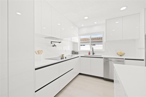 Casa en venta en Treasure Island, Florida, 3 dormitorios, 152.92 m2 № 1907598 - foto 14