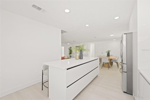 Casa en venta en Treasure Island, Florida, 3 dormitorios, 152.92 m2 № 1907598 - foto 15