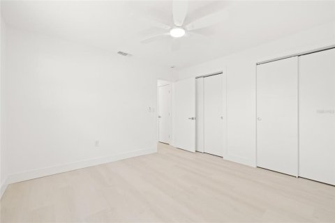 House in Treasure Island, Florida 3 bedrooms, 152.92 sq.m. № 1907598 - photo 29