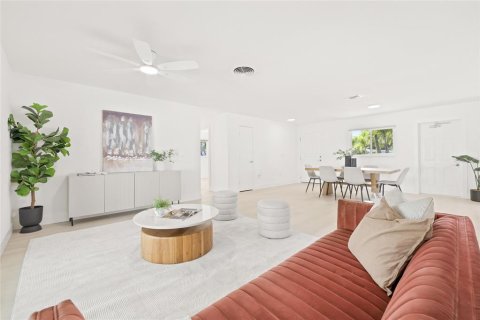 Casa en venta en Treasure Island, Florida, 3 dormitorios, 152.92 m2 № 1907598 - foto 6