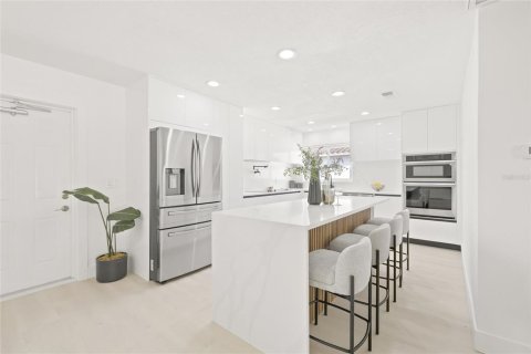 Casa en venta en Treasure Island, Florida, 3 dormitorios, 152.92 m2 № 1907598 - foto 11