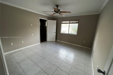 Condominio en alquiler en Miami, Florida, 3 dormitorios, 123.56 m2 № 1988850 - foto 7