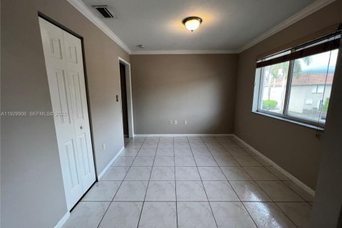 Condominio en alquiler en Miami, Florida, 3 dormitorios, 123.56 m2 № 1988850 - foto 10