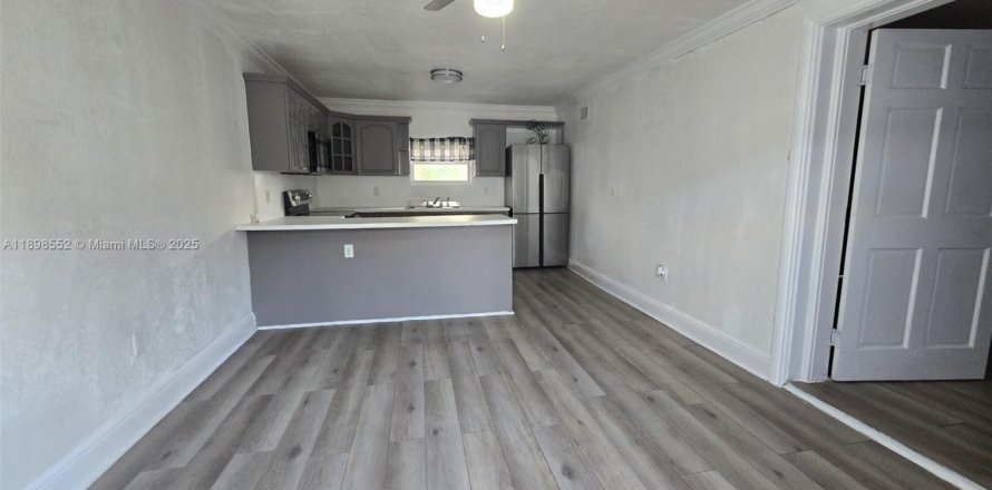 Дом в Майами, Флорида 2 спальни, 88.26м2 № 1951868