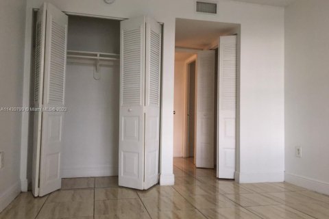 Купить кондоминиум в Майами, Флорида 2 спальни, 109.16м2, № 2035105 - фото 10