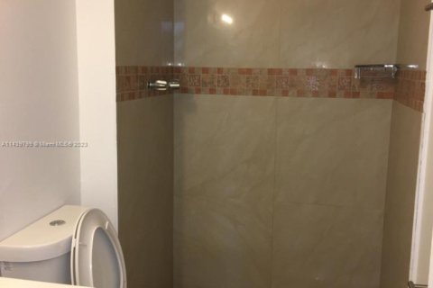 Купить кондоминиум в Майами, Флорида 2 спальни, 109.16м2, № 2035105 - фото 11