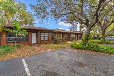 Townhouse in Miami, Florida 2 bedrooms, 113.53 sq.m. № 2003819 - photo 23