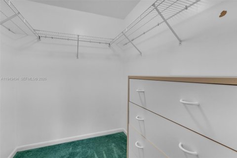 Townhouse in Miami, Florida 2 bedrooms, 113.53 sq.m. № 2003819 - photo 15