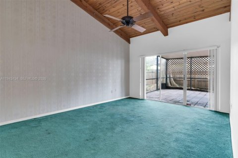 Townhouse in Miami, Florida 2 bedrooms, 113.53 sq.m. № 2003819 - photo 17