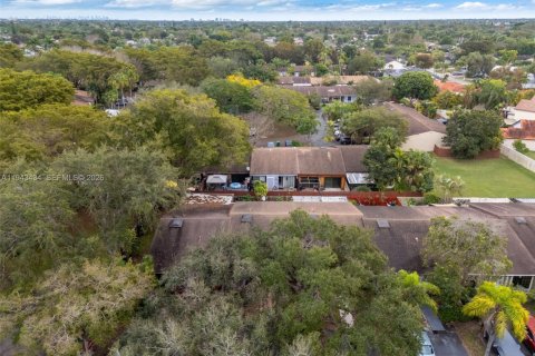 Townhouse in Miami, Florida 2 bedrooms, 113.53 sq.m. № 2003819 - photo 29