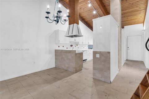 Townhouse in Miami, Florida 2 bedrooms, 113.53 sq.m. № 2003819 - photo 9