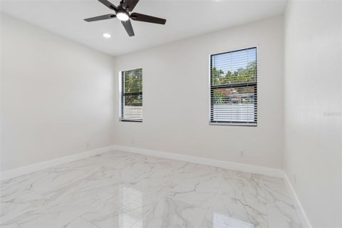 Casa en venta en Tampa, Florida, 4 dormitorios, 297.01 m2 № 1750564 - foto 23