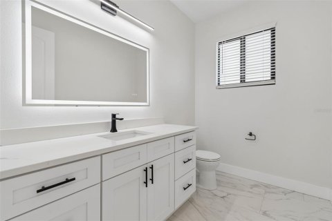 Casa en venta en Tampa, Florida, 4 dormitorios, 297.01 m2 № 1750564 - foto 18
