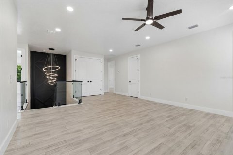 Casa en venta en Tampa, Florida, 4 dormitorios, 297.01 m2 № 1750564 - foto 30