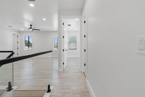 Casa en venta en Tampa, Florida, 4 dormitorios, 297.01 m2 № 1750564 - foto 27