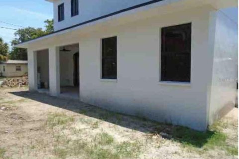 House in Tampa, Florida 4 bedrooms, 297.01 sq.m. № 1750564 - photo 4