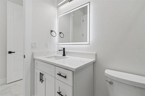 Casa en venta en Tampa, Florida, 4 dormitorios, 297.01 m2 № 1750564 - foto 22