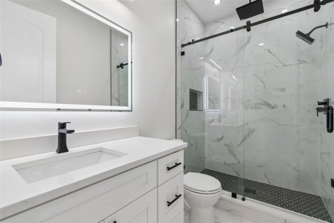 Casa en venta en Tampa, Florida, 4 dormitorios, 297.01 m2 № 1750564 - foto 20