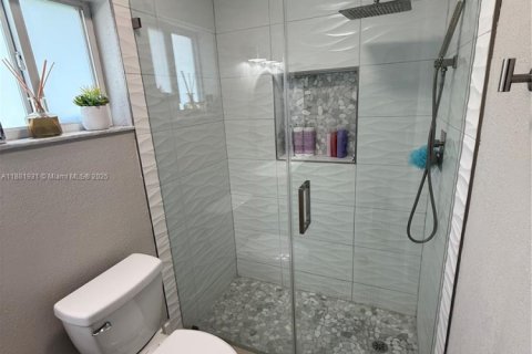 Купить виллу или дом в Майами-Лейкс, Флорида 5 спален, 206.89м2, № 1924911 - фото 24