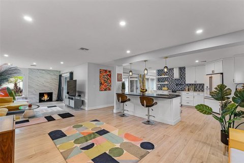 Casa en venta en Orlando, Florida, 4 dormitorios, 229.47 m2 № 1901885 - foto 11