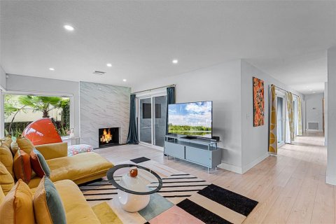 Casa en venta en Orlando, Florida, 4 dormitorios, 229.47 m2 № 1901885 - foto 6