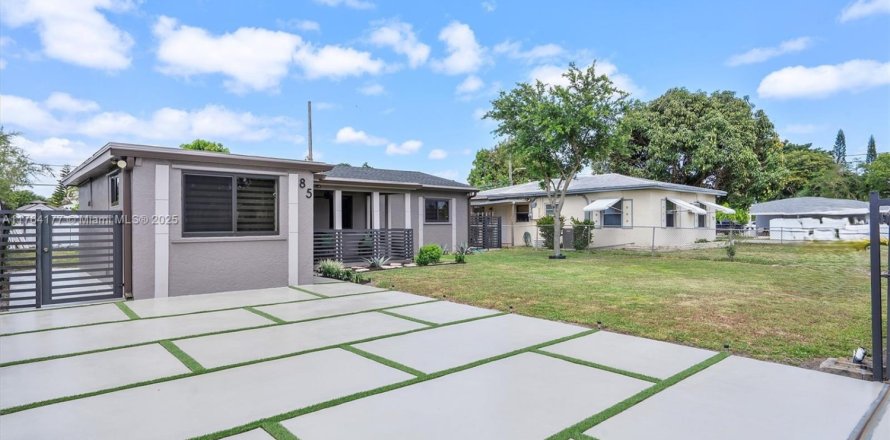 Casa en North Miami Beach, Florida 3 dormitorios, 118.82 m2 № 1740045