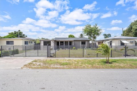 Casa en venta en North Miami Beach, Florida, 3 dormitorios, 118.82 m2 № 1740045 - foto 3