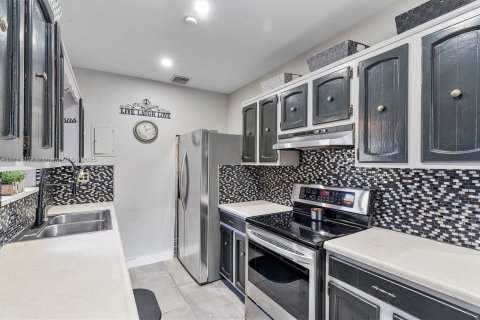 Casa en venta en North Miami Beach, Florida, 3 dormitorios, 118.82 m2 № 1740045 - foto 11