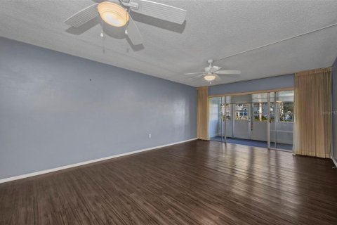 Copropriété à vendre à Port Charlotte, Floride: 2 chambres, 85.38 m2 № 2212389 - photo 11