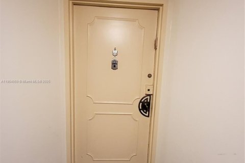 Condominio en venta en Miami, Florida, 1 dormitorio, 79.99 m2 № 2013659 - foto 28