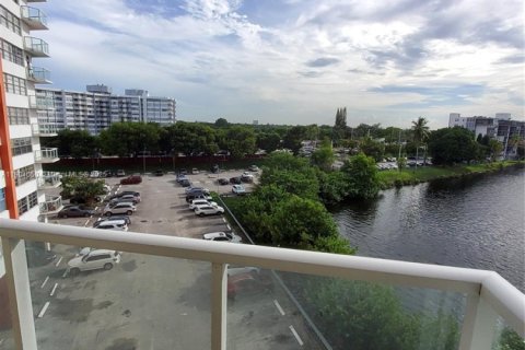 Condominio en venta en Miami, Florida, 1 dormitorio, 79.99 m2 № 2013659 - foto 22