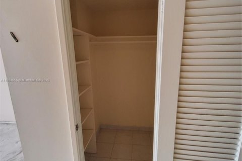 Condominio en venta en Miami, Florida, 1 dormitorio, 79.99 m2 № 2013659 - foto 17