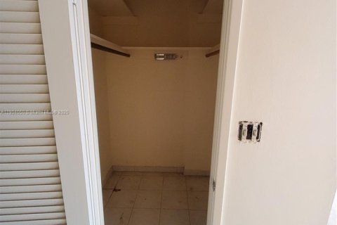 Condominio en venta en Miami, Florida, 1 dormitorio, 79.99 m2 № 2013659 - foto 16