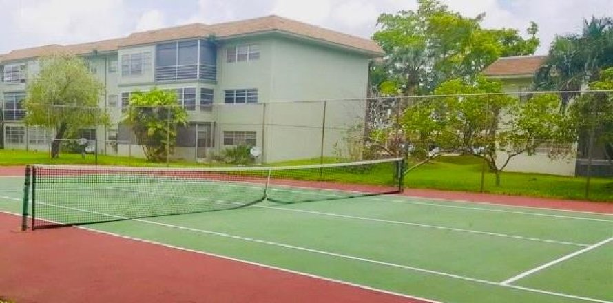 Condo in Margate, Florida, 2 bedrooms № 1044055