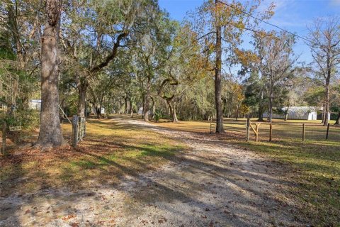 Casa en venta en Brooksville, Florida, 4 dormitorios, 444.72 m2 № 2134867 - foto 17