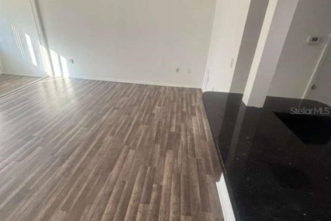 Condominio en alquiler en Tampa, Florida, 1 dormitorio, 63.36 m2 № 2101216 - foto 4