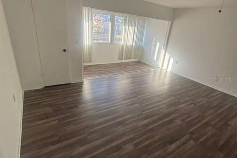 Condominio en alquiler en Tampa, Florida, 1 dormitorio, 63.36 m2 № 2101216 - foto 3