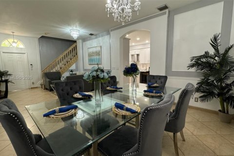 House in Coconut Creek, Florida 4 bedrooms, 196.95 sq.m. № 2307874 - photo 9
