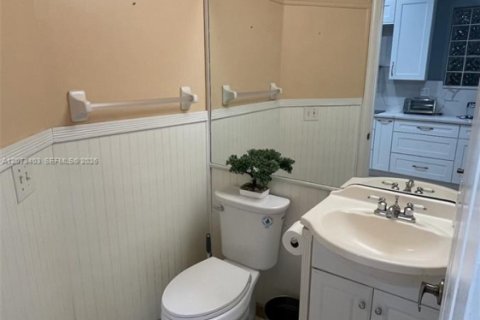 House in Coconut Creek, Florida 4 bedrooms, 196.95 sq.m. № 2307874 - photo 7