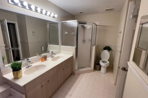 House in Coconut Creek, Florida 4 bedrooms, 196.95 sq.m. № 2307874 - photo 6