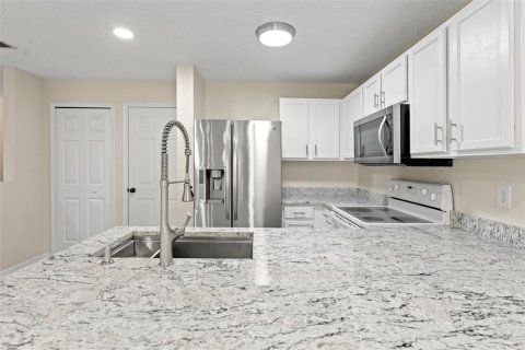 Touwnhouse à vendre à Tampa, Floride: 3 chambres, 141.58 m2 № 2197988 - photo 4