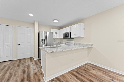 Touwnhouse à vendre à Tampa, Floride: 3 chambres, 141.58 m2 № 2197988 - photo 3