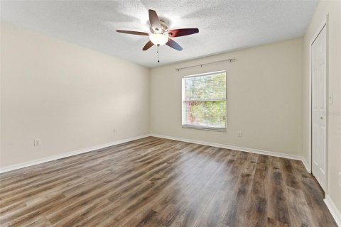 Touwnhouse à vendre à Tampa, Floride: 3 chambres, 141.58 m2 № 2197988 - photo 12