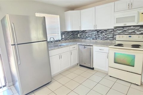 Townhouse in Port Orange, Florida 2 bedrooms, 101.08 sq.m. № 1654696 - photo 8