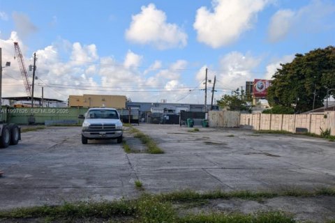 Купить земельный участок в Майами, Флорида № 2063238 - фото 5