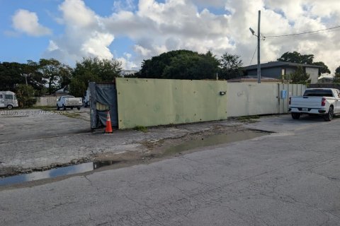 Купить земельный участок в Майами, Флорида № 2063238 - фото 3